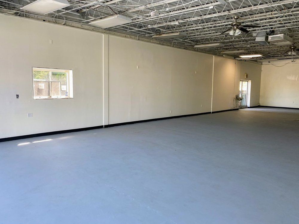 Retail For Lease: 3902 Hixson Pike, Chattanooga, TN 37415